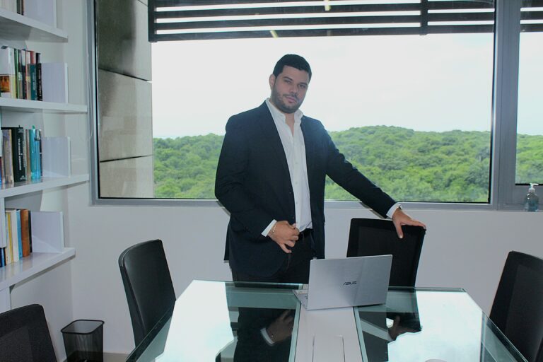CARLOS MEDINA DAZA